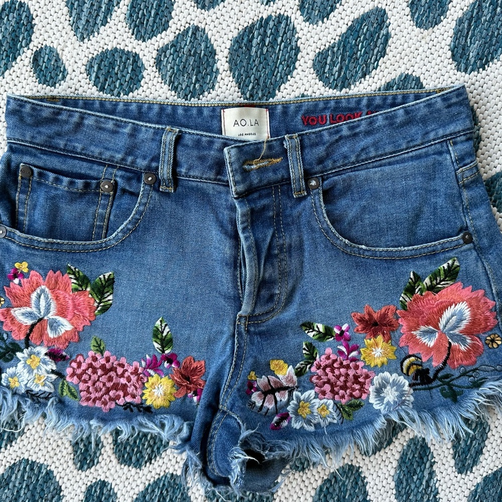 AO.LA Alice + Olivia Women's Blue Embroidered Denim Shorts
